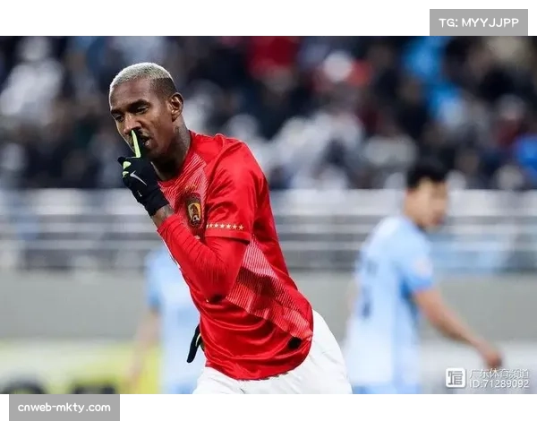 雷恩中场核心杜埃因伤赛季报销,球队进攻组织受重大影响